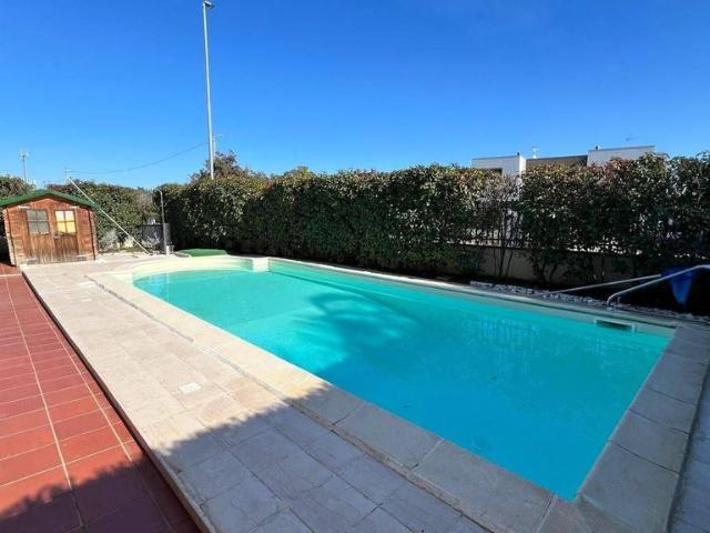 Villa Indipendente in vendita a Puglia, Barletta-andria-trani