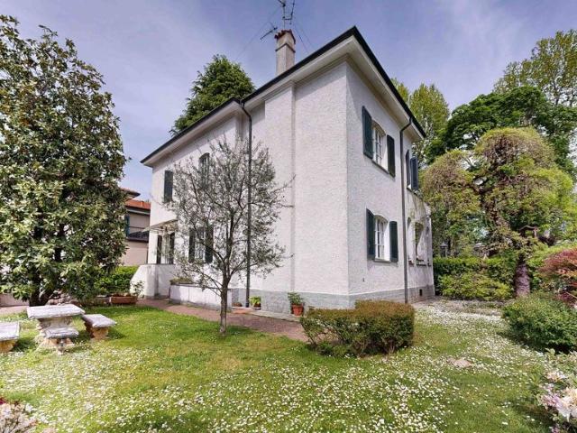 Villa Indipendente in vendita a Zona Omogenea Milano Nord, Cusano Milanino