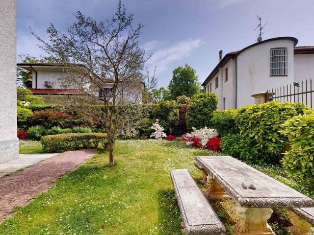 Villa Indipendente in vendita a Zona Omogenea Milano Nord, Cusano Milanino