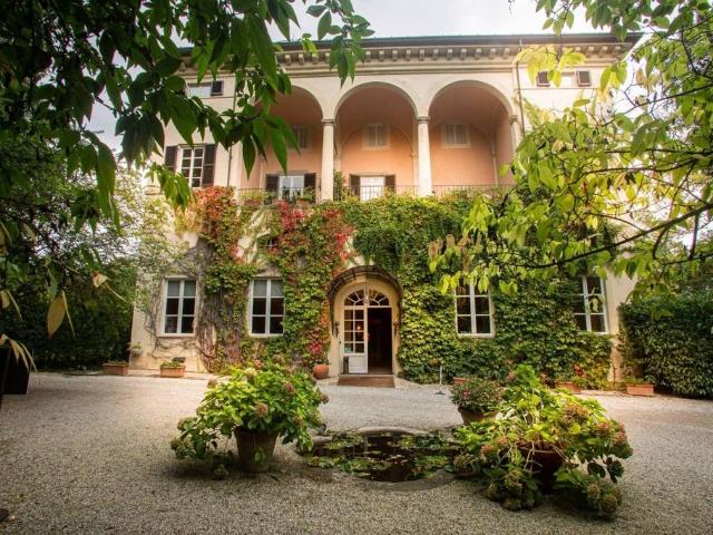 Villa Indipendente in vendita a Sant'Anna, Bagni Di Lucca Ponte