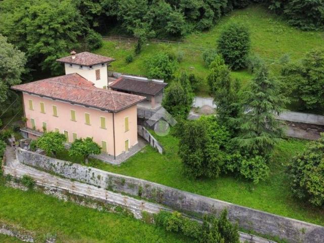 Villa Indipendente in vendita a Comunità montana del Sebino bresciano, Sulzano