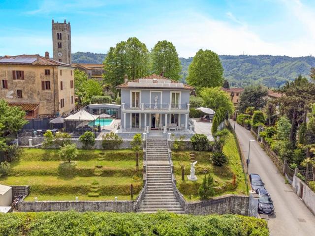 Villa Indipendente in vendita a Nocchi, Camaiore