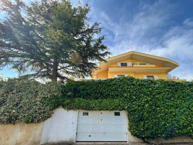Villa Indipendente in vendita a Zanni, Pescara
