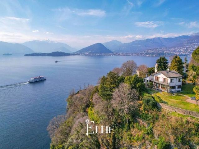 Villa Indipendente in vendita a Comunità Montana Valli del Verbano, Laveno Mombello
