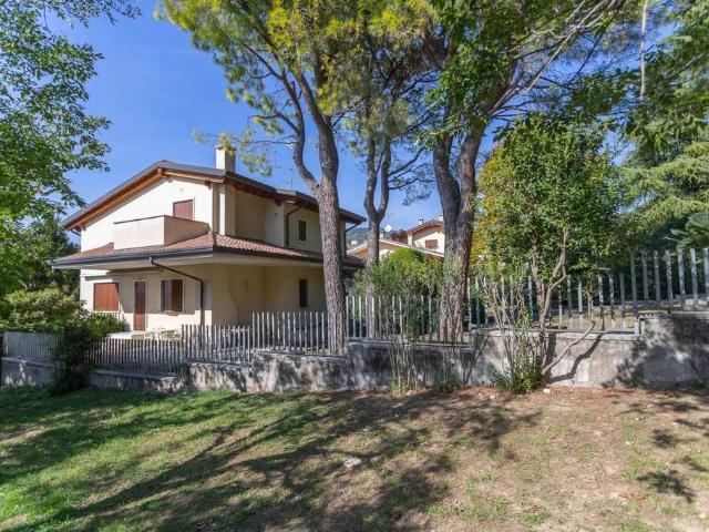 Villa Indipendente in vendita a Bure, San Pietro in Cariano