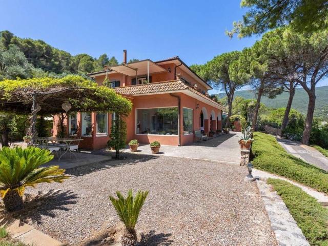 Villa Indipendente in vendita a Monte Argentario, Porto Ercole