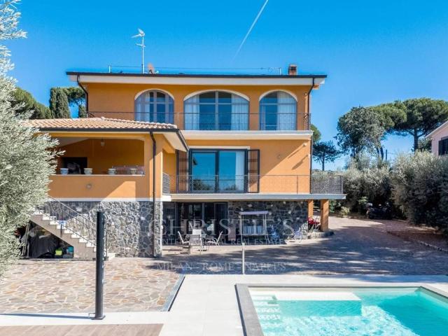 Villa Indipendente in vendita a Due Santi, Roma Capitale
