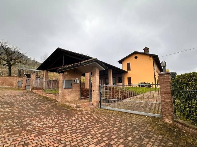 Villa Indipendente in vendita a Piemonte, Asti