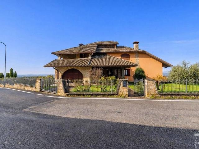 Villa Indipendente in vendita a Pieve Di Sinalunga, Toscana