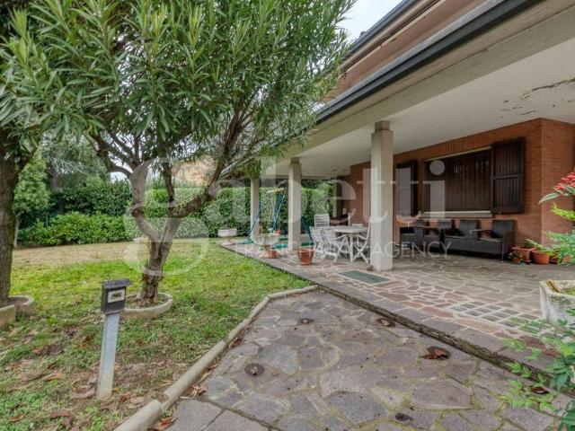 Villa Indipendente in vendita a San Lazzaro, Reggio Emilia