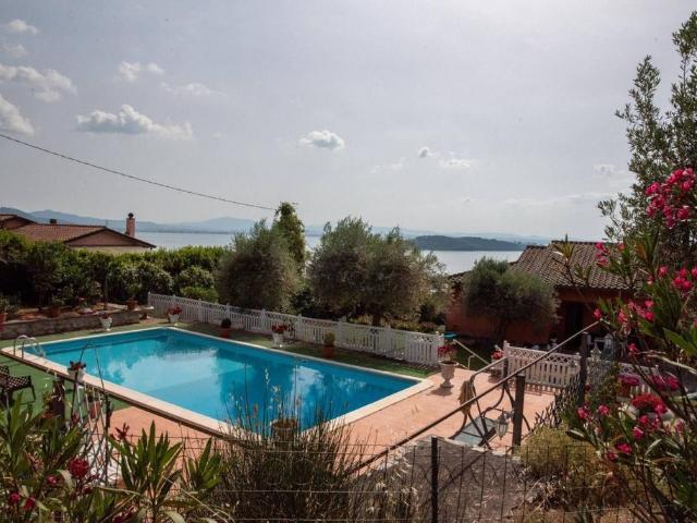 Villa Indipendente in vendita a Magione, Umbria