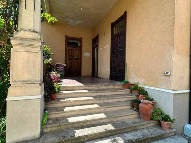 Villa Indipendente in vendita a Zona Castello, Cremona