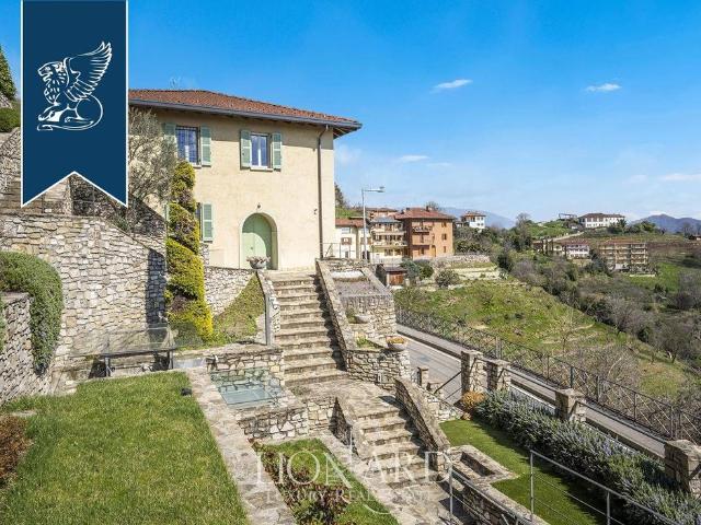 Villa Indipendente in vendita a Quattro Strade, Montevecchia