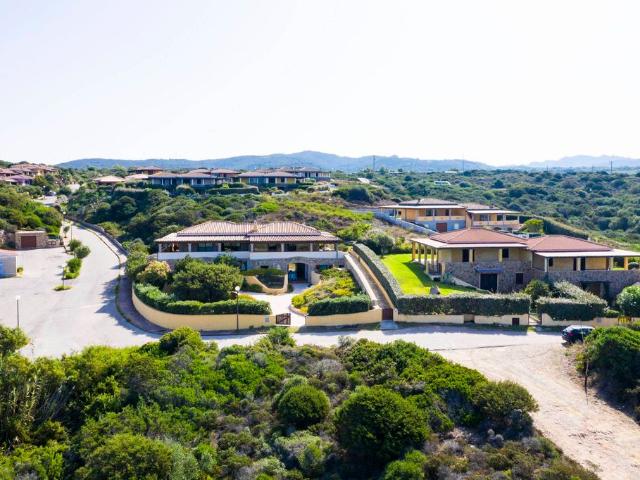 Villa Indipendente in vendita a Santa Teresa Gallura, Sardigna/Sardegna