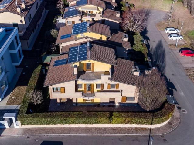 Villa Indipendente in vendita a Modena, Saliceta San Giuliano