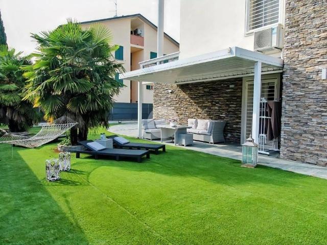 Villa Indipendente in vendita a Colorno, Reggio Emilia