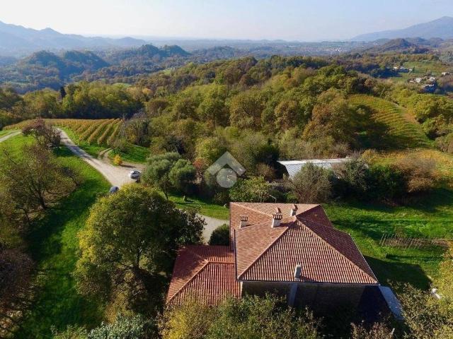 Villa Indipendente in vendita a Cavaso del Tomba, Caniezza