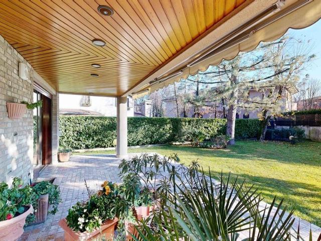 Villa Indipendente in vendita a Zona Omogenea Milano Nord, Cusano Milanino