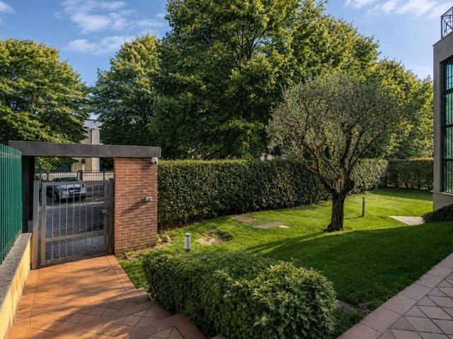 Villa Indipendente in vendita a Campo Sportivo-Colombara, Saronno