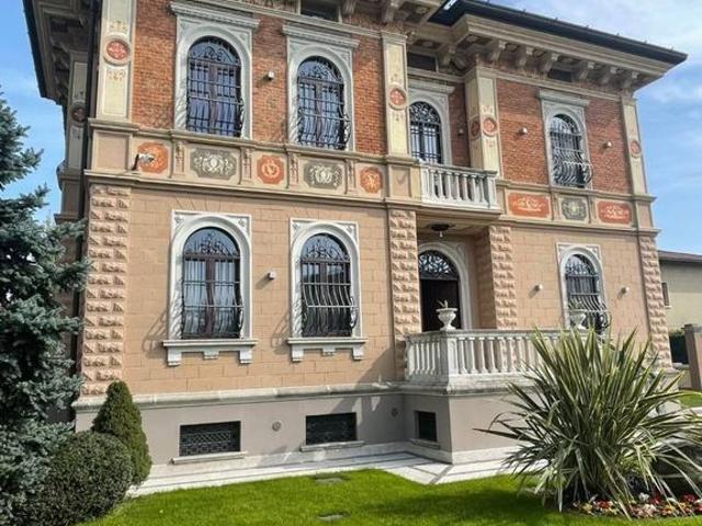 Villa Indipendente in vendita a Chiari, Lombardia