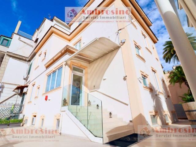 Villa Indipendente in vendita a Municipalità 3, Campania