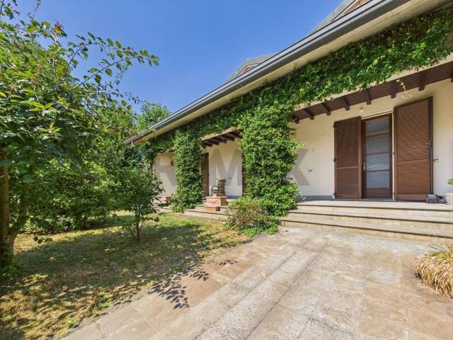 Villa Indipendente in vendita a San Genesio Ed Uniti, Lombardia