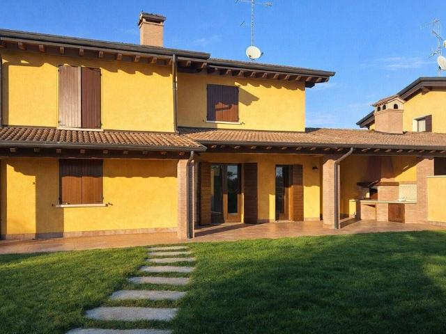 Villa Indipendente in vendita a Solferino, Lombardia