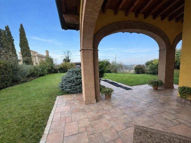 Villa Indipendente in vendita a Solferino, Lombardia