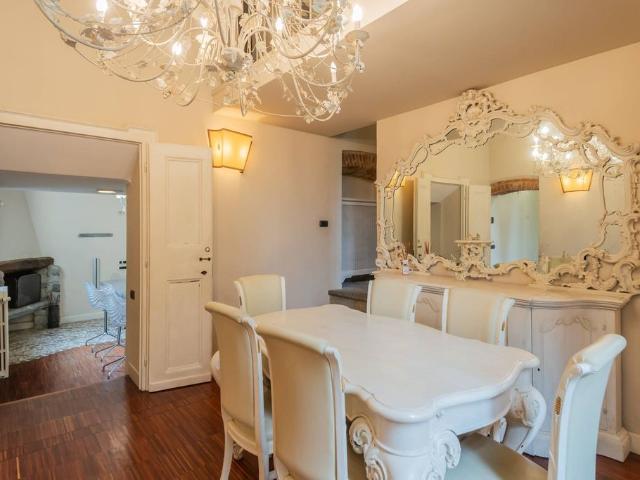 Villa Indipendente in vendita a Montesiro, Besana In Brianza