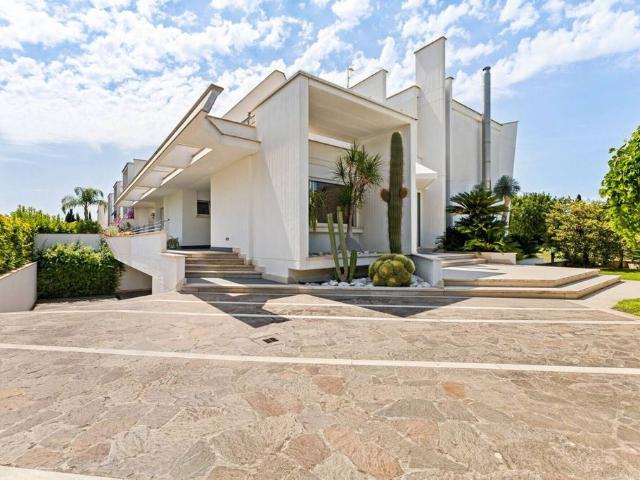 Villa Indipendente in vendita a Latina, Lazio