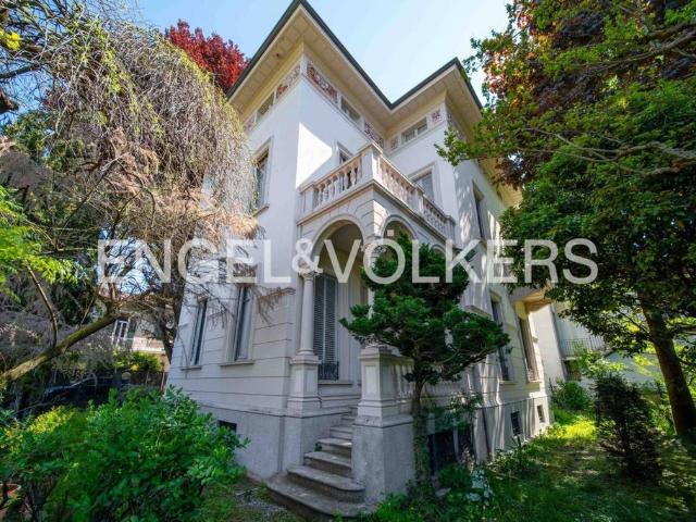 Villa Indipendente in vendita a Bosto, Varese