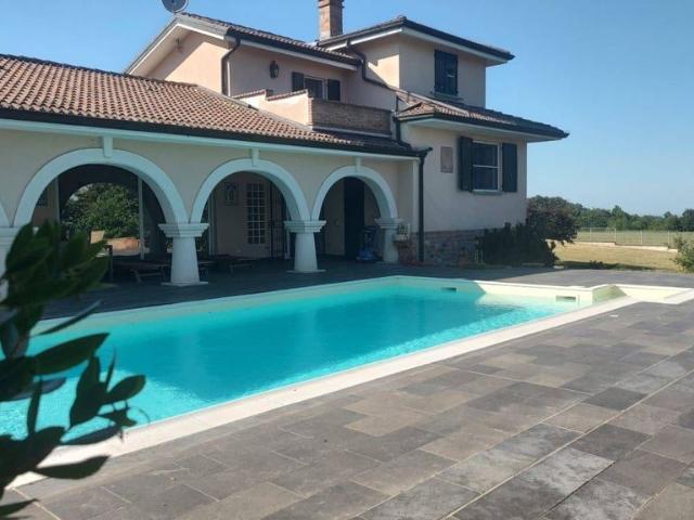 Villa Indipendente in vendita a Agazzano, Reggio Emilia
