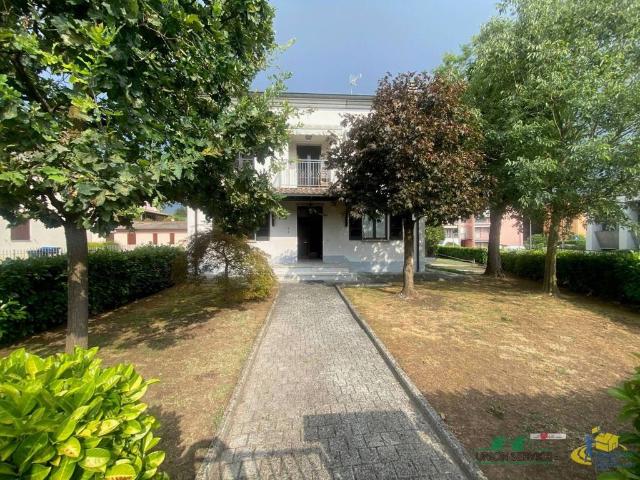 Villa Indipendente in vendita a Noceto, Reggio Emilia
