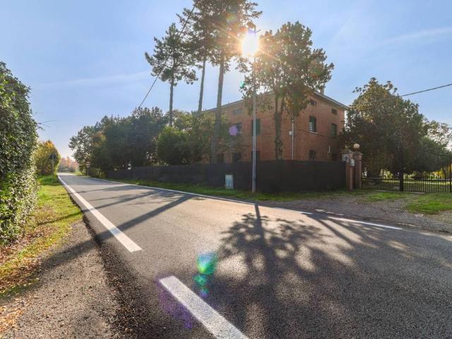 Villa Indipendente in vendita a Unione Terre d'Acqua, Calderara Di Reno
