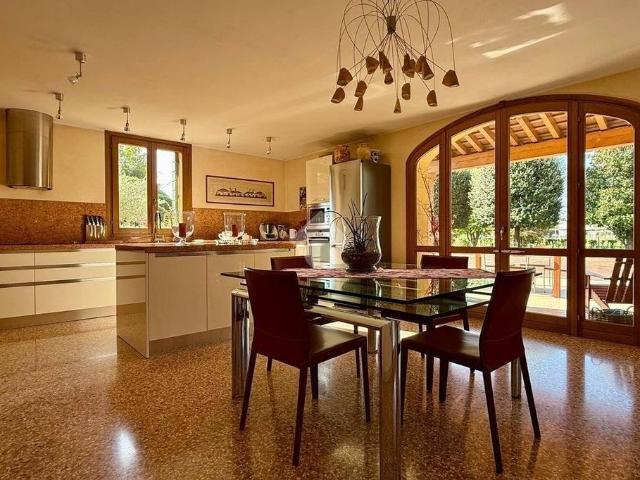 Villa Indipendente in vendita a Rubano, Veneto