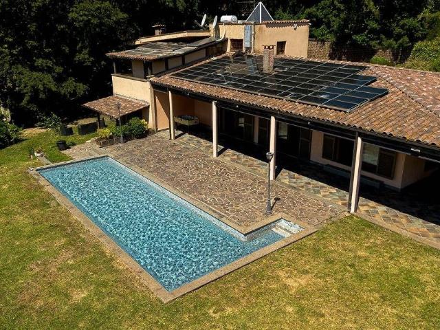 Villa Indipendente in vendita a Bassano Romano, Lazio