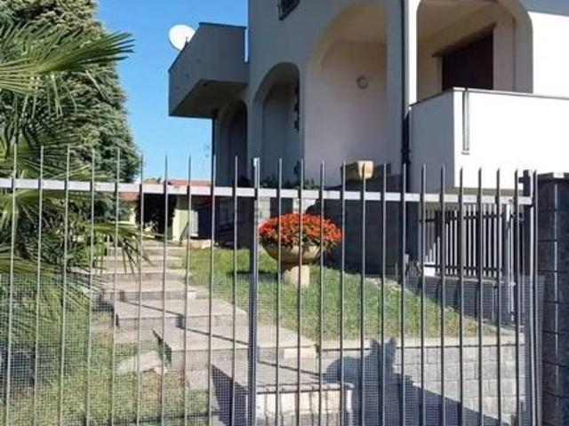 Villa Indipendente in vendita a Sedriano, Lombardia