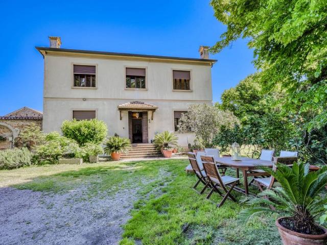 Villa Indipendente in vendita a Guarda Veneta, Veneto