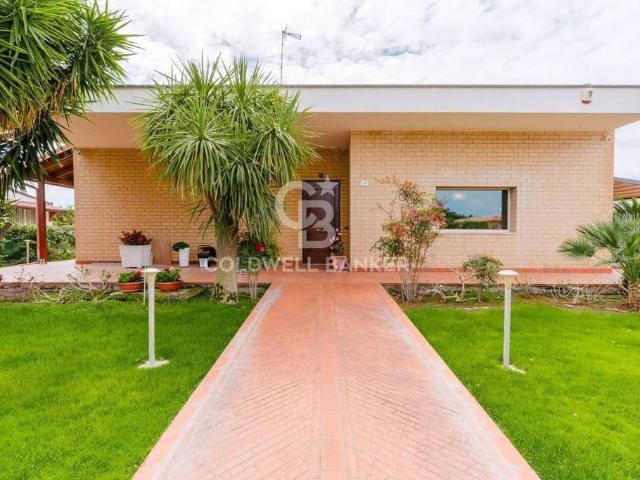 Villa Indipendente in vendita a Campolieto, Puglia