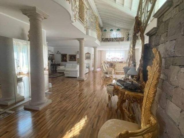 Villa Indipendente in vendita a Comunità Montana del Piambello, Bisuschio