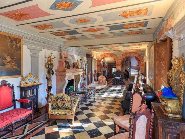 Villa Indipendente in vendita a Comabbio, Lombardia