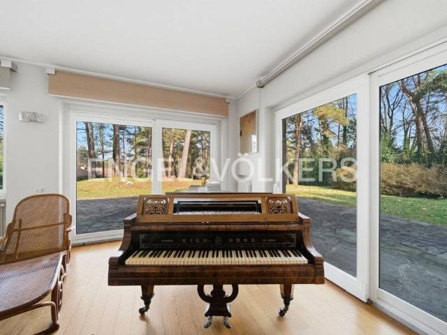 Villa Indipendente in vendita a Appiano Gentile, Lombardia