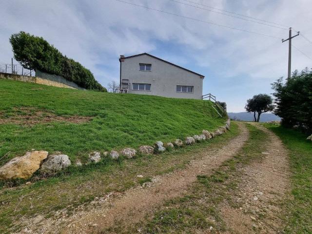 Villa Indipendente in vendita a Val Liona, Veneto