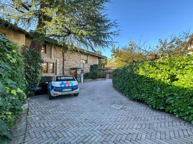 Villa Indipendente in vendita a Tavagnacco, Friuli-Venezia Giulia