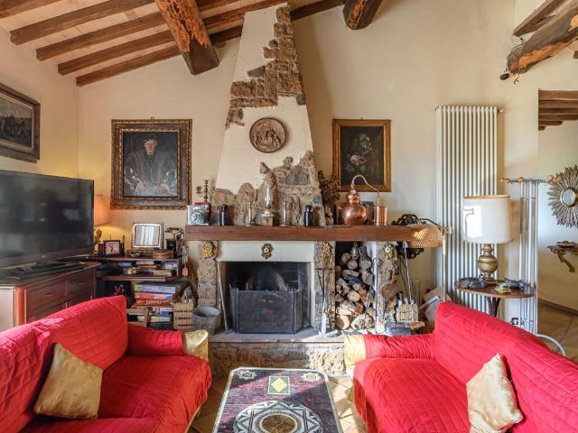 Villa Indipendente in vendita a Capranica, Lazio
