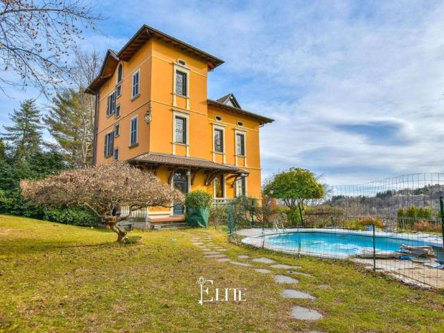 Villa Indipendente in vendita a Varese, Lombardia