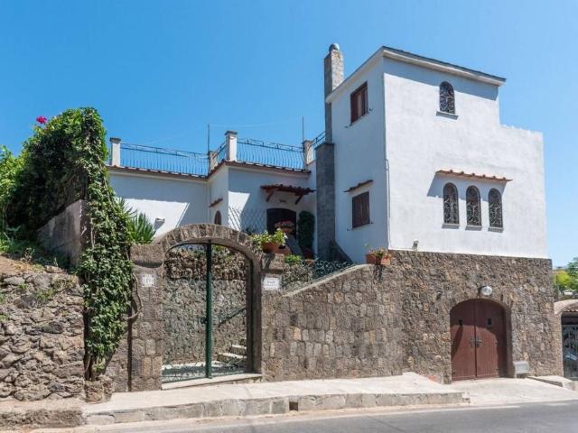 Villa Indipendente in vendita a Barano D'ischia, Campania