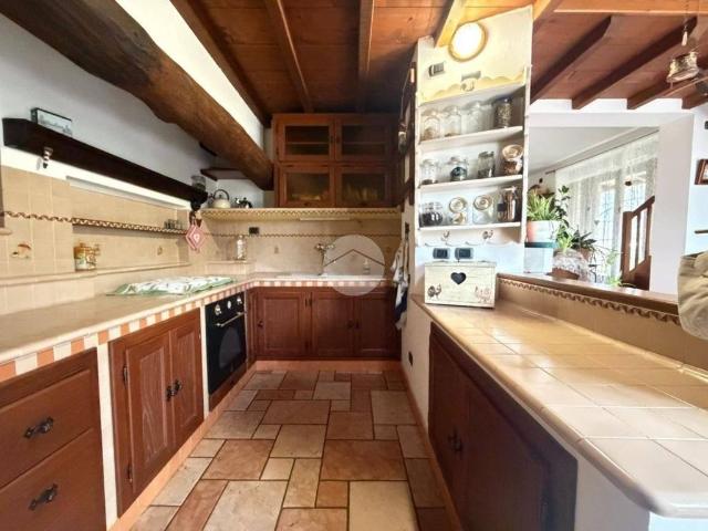 Villa Indipendente in vendita a Selva, Zandobbio