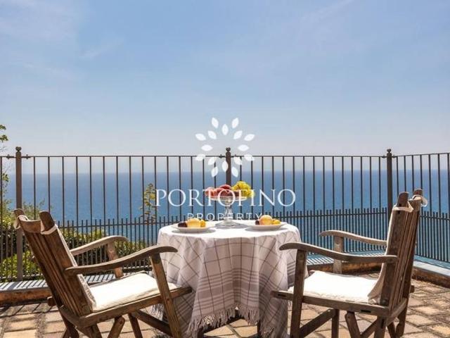Villa Indipendente in vendita a Pineta di Arenzano, Arenzano