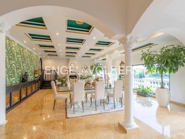 Villa Indipendente in vendita a Monte Migliore, Roma Capitale